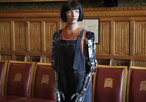 Der humanoide Roboter debütierte im britischen Parlament
