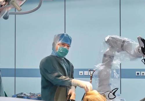 Chinas erster Kniechirurgie-Roboter für den Markt zugelassen